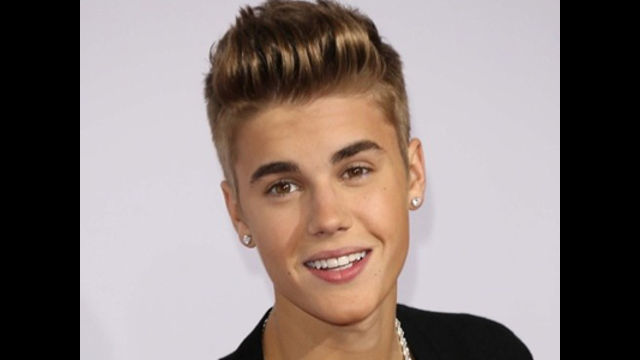 News video: Justin Bieber Booed At Billboard Music Awards: